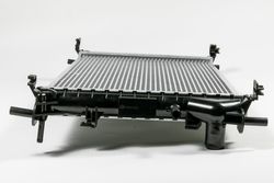 JPR0100 Радиатор охлаждения двигателя для авто без кондиционера