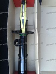 KMS005L Стойка передняя левая